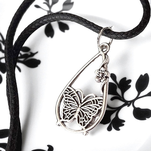 5 For $25💫Ultrafeminine Silver Teardrop Butterfly Pendant - Picture 1 of 4